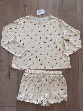Teen girls Cream Cherry-Print Long Sleeve Pajama Set